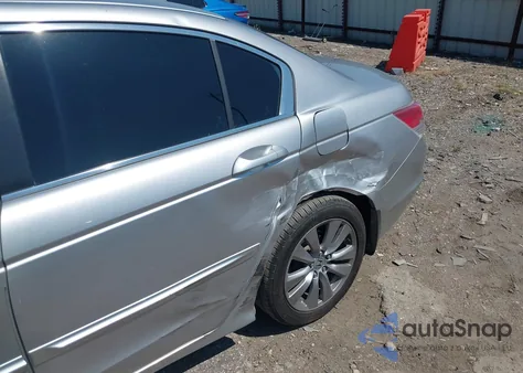 2011 Honda Accord 2.4 Ex-L z USA, uszkodzony, nr VIN 1HGCP2F83BA126868